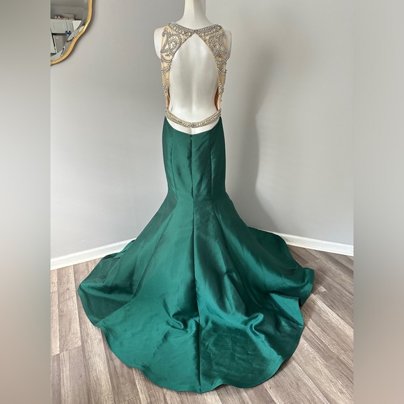 Brand new Jovani Emerald Ball Gown - Picture 8 of 10